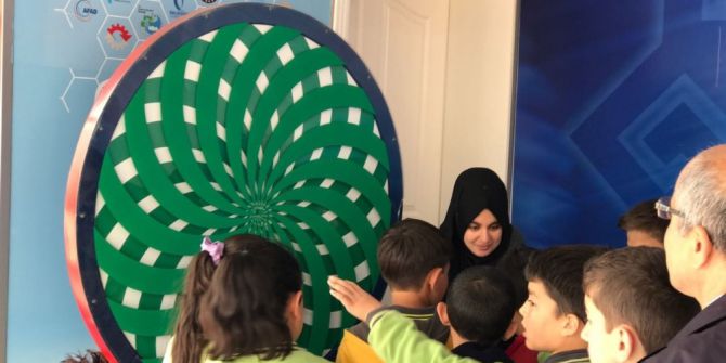 Karesi’nin Bilim Yüklü Tır’ı Yollarda