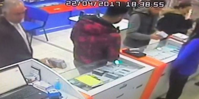 Kaşla Göz Arasında 3 Bin Liralık Telefonu Çaldı