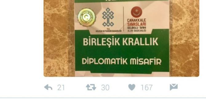 İngiliz Köpeğine "Diplomatik Misafir" Kartı