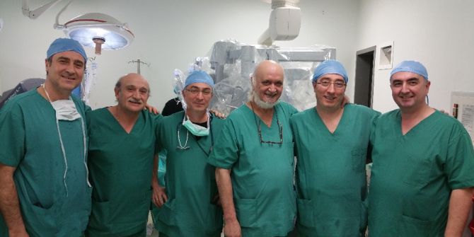 Türkiye Robotik Ameliyat Öğretiyor