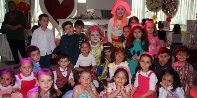 Minik Öğrencilerin 23 Nisan Balosu