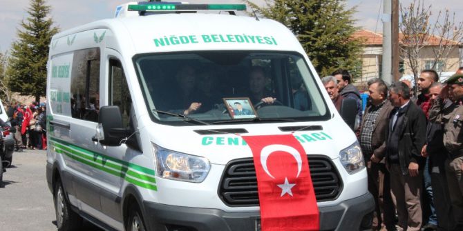 Şehit Babalarını Asker Üniformasıyla Uğurladılar