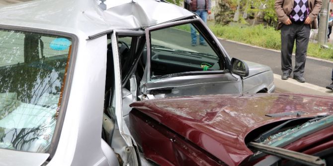 Sakarya’da Trafik Kazası: 3 Yaralı