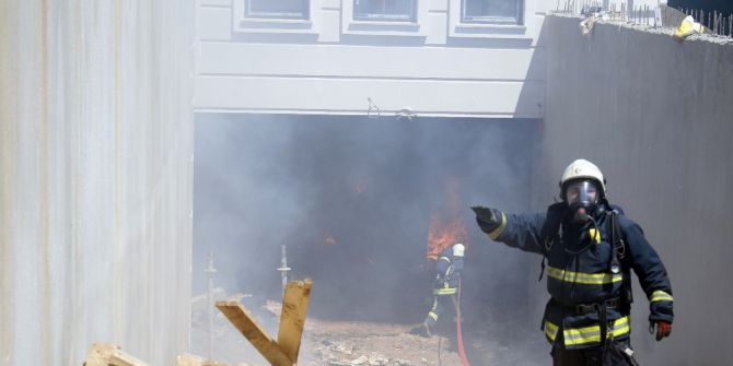 Antalya’da İnşaat Halindeki Öğrenci Yurdu Yangını Korkuttu