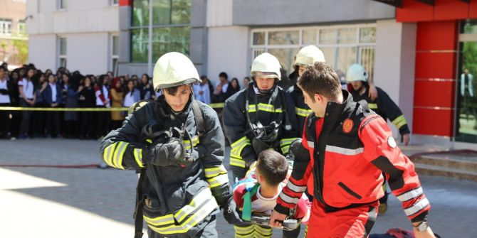 Gönüllü İtfaiyecilerden Tatbikat
