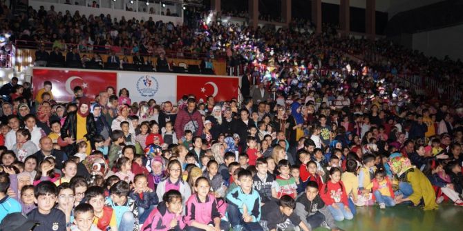 Rafadan Tayfa Müzikal Ekibi Çocuklarla Buluştu