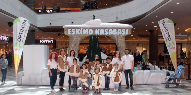 Minikler 23 Nisan’ı “Eskimo Kasabası”nda Kutladı