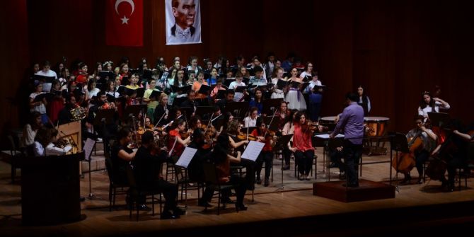 23 Nisan Şenlik Tadında Kutlandı