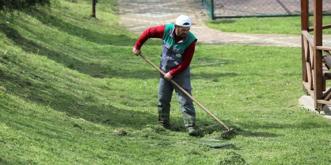 Başiskele’de Yeşil Alan Çalışmaları Sürüyor