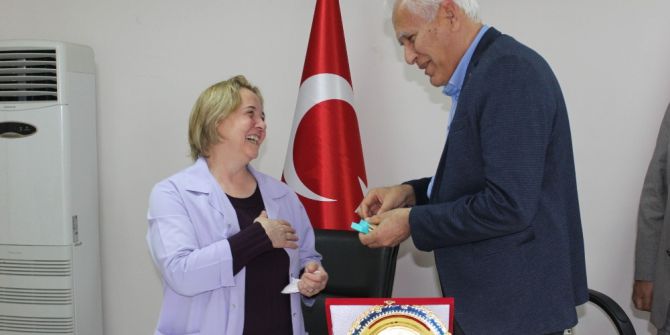 Esob Emekli Olan Personelini Plaketle Uğurladı