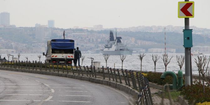 İngiliz Savaş Gemisi İstanbul Boğazı’ndan Geçti