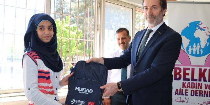 Müsiad Gaziantep Şubesinden Suriyeli Öğrencilere Kırtasiye Yardımı