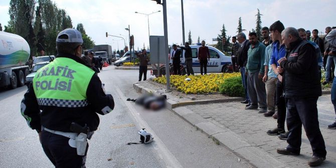 Manisa’da Tankerle Motosiklet Çarpıştı: 1 Ölü