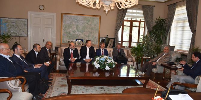 Turgutlulu Kiremitçiler Projelerini Vali Güvençer’e Sundu