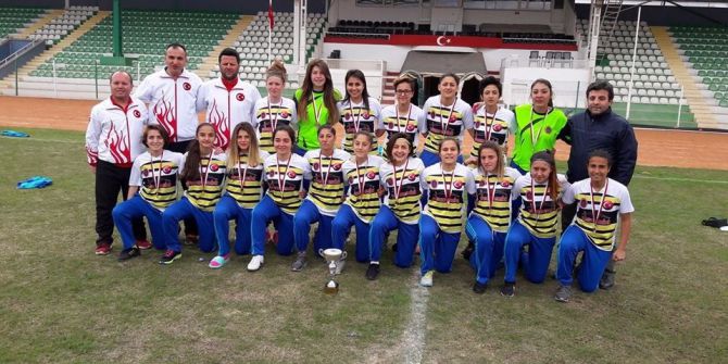 Kdz. Ereğli Merkez Anadolu Lisesi Kız Futbol Takımı Dünya Şampiyonasına Katılacak