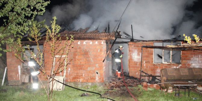 Safranbolu’da 50 Metre Ara İle İki Ev Yandı