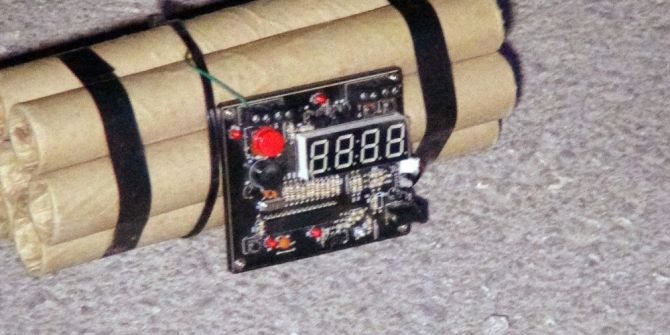 Polisi Alarma Geçiren Saatli Bombanın Oyuncak Olduğu Anlaşıldı