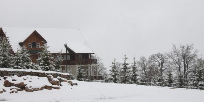 Nisan Ayında Kartepe’de Kar Yağışı Ara Ara Devam Ediyor