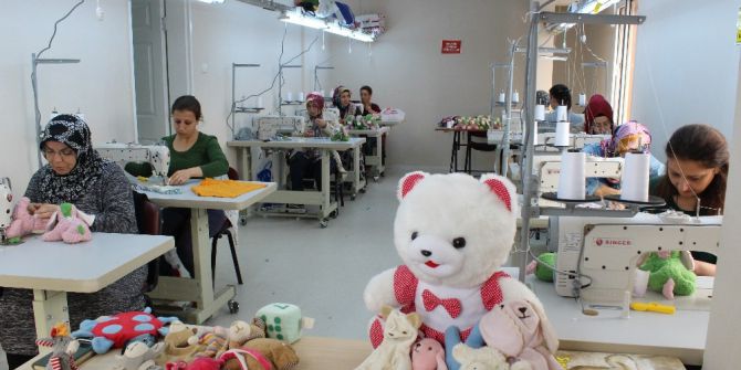 Kadınlar Azimli, Oyuncaklar Organik