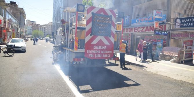 Asfaltlanan Sokaklara Yol Çizgileri Çizildi