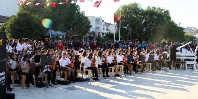 Datçalı Miniklerden Bayram Konseri