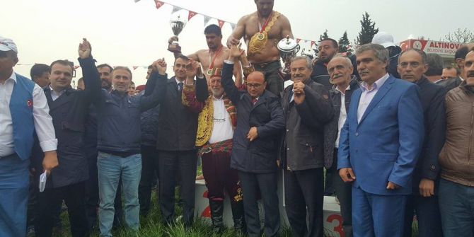 Büyükşehirli Güreşçiler 2017’ye Hızlı Başladı