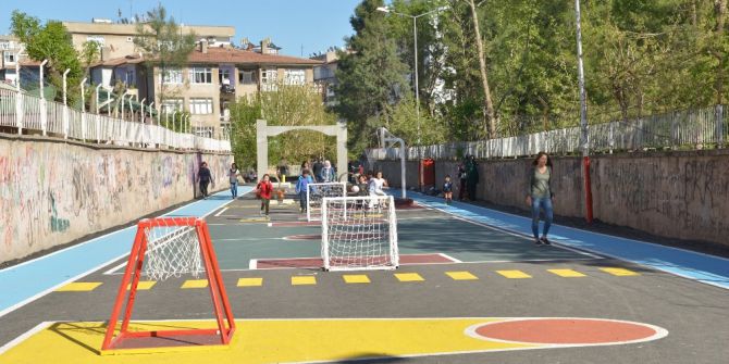 Diyarbakır’da Çocuklar İçin Oyun Sokağı Oluşturuldu