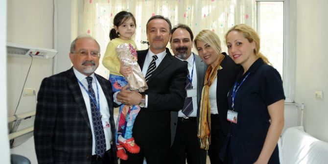 Prof. Dr. Gürgün’den Tedavi Olan Çocuklara Bayram Morali