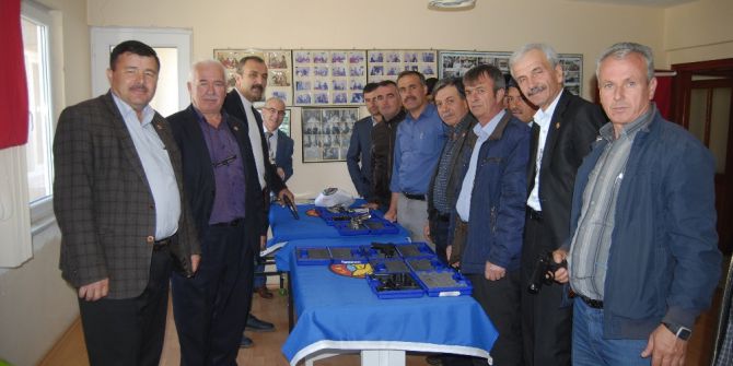 Malkara’da Muhtarlara Silah Tanıtımı Yapıldı