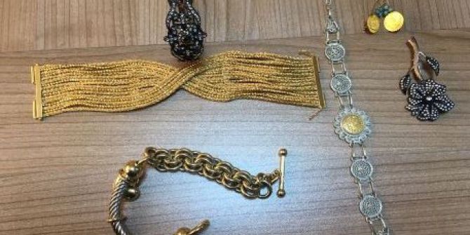 30 Bin Tl Değerinde Altın Çalmışlardı Yakayı Ele Verdiler