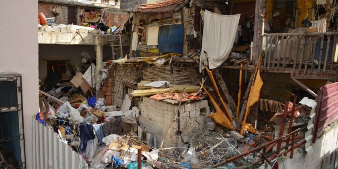 Mersin’de Yaşlı Kadının Evinden 4 Kamyon Çöp Çıktı