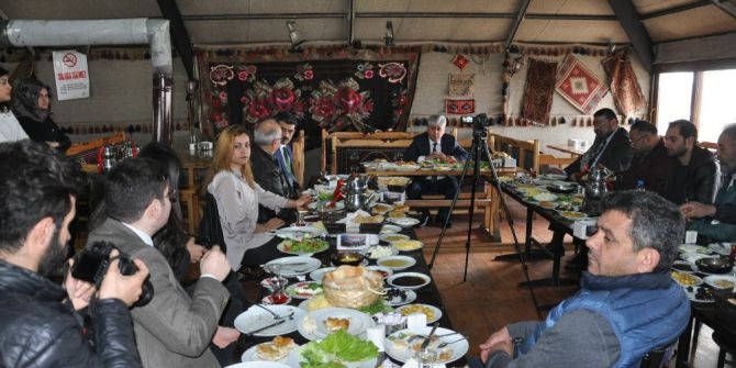 Kars Valisi Rahmi Doğan, Basınla Bir Araya Geldi