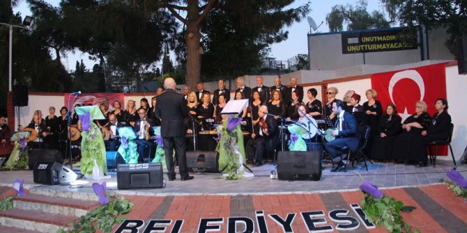 Kuşadası’nda Tsm Korosundan İstanbul Şarkıları Konseri