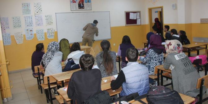 Bingöl’de Fedakar Öğretmenler Öğrencileri Teog’a Hazırladı