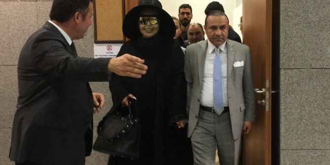 Bülent Ersoy Hakim Karşısına Çıktı