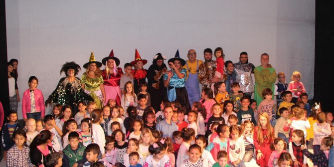 Küçük Sakak Cadı’ya En İyi Çocuk Oyunu Ödülü Verildi