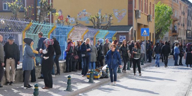 Teog Sınavında Öğrenciler İçerde, Aileler İse Dışarıda Ter Döktü