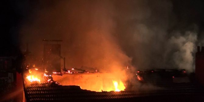 Uykularından Alevlere Uyandılar