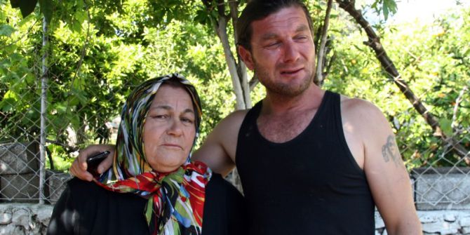 Ayşe Teyzenin Elini Ayağını Zehirlediler