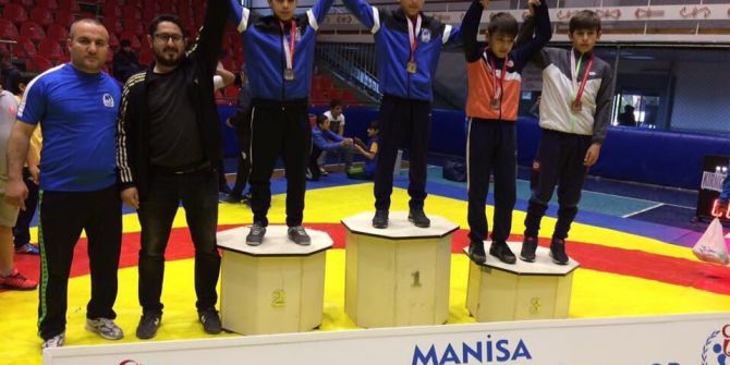 Yunusemreli Güreşçiler Antalya Yolcusu