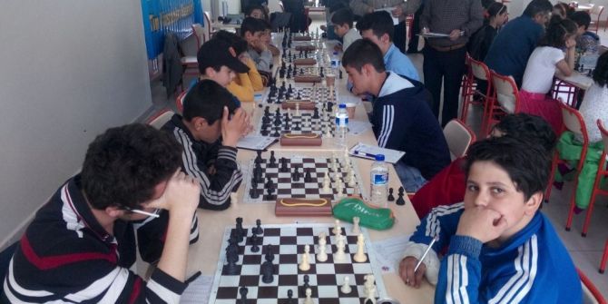 Satranç Turnuvasına Büyük İlgi