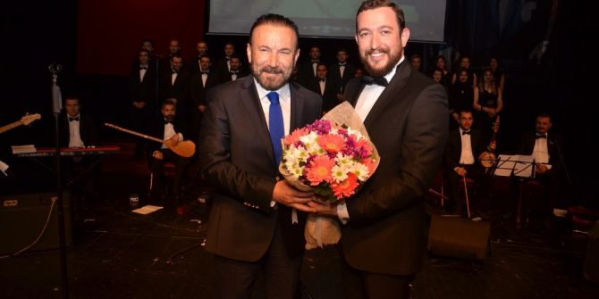 Türk Halk Müziği Korosu İzmitlilerle Buluştu