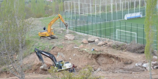 Koyulhisar’da Gönelli Deresi’nin Islah Çalışması Başladı