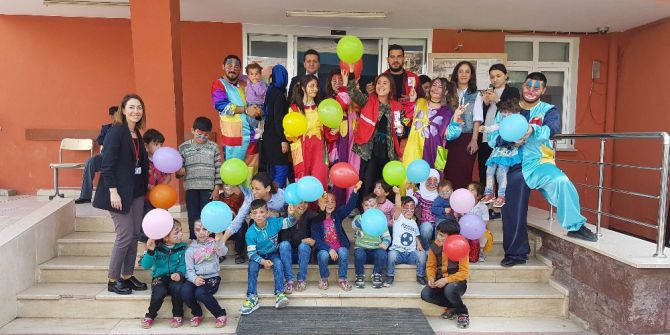 Kızılay, Suriyeli Çocukları Bayram Kutlamasıyla Uğurladı