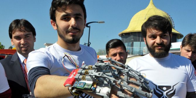 Felçli Hastalara Gençlerden Dev Buluş