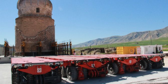 Zeynel Bey Türbesi 192 Tekerlekli Platformla Taşınacak