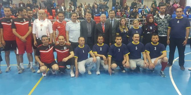 Develi’de Kurumlar Arası Voleybol Turnuvası Başladı
