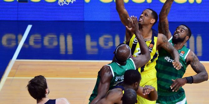 Panathinaikos Başkanı Çıldırdı