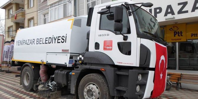 Yenipazar Belediyesi Araç Filosuna Yeni Yol Süpürme Kamyonu Ekledi