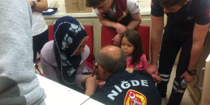 Küçük Kızın Parmağına Sıkışan Yüzük Kesilerek Çıkartıldı